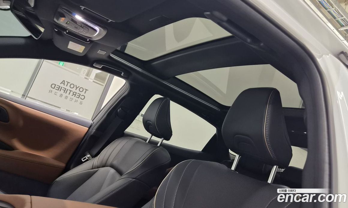 Toyota Crown Crossover фото 16