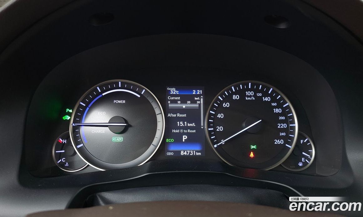 Lexus ES300h фото 8