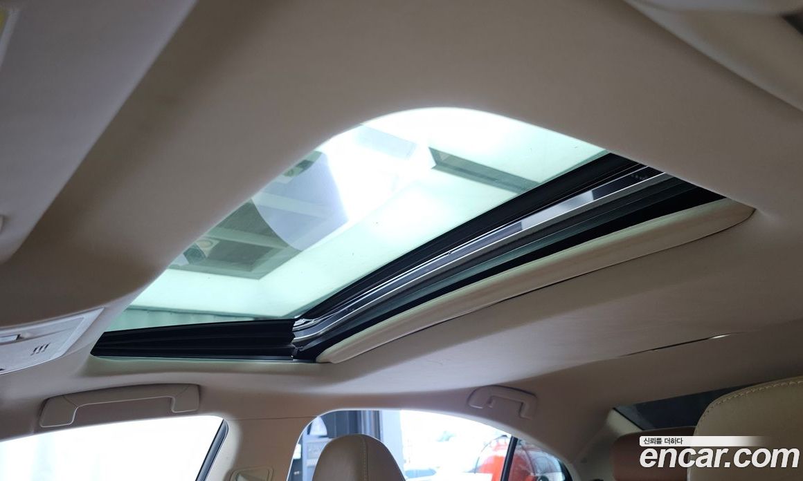 Lexus ES300h фото 18