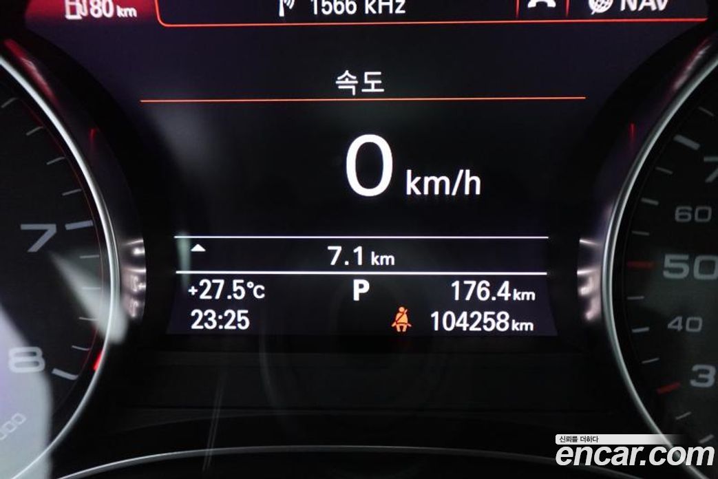 Audi A6 (C7) фото 8