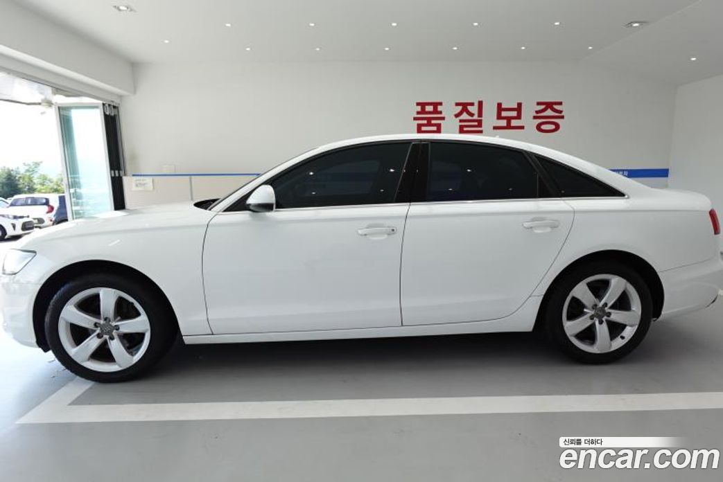 Audi A6 (C7) фото 11