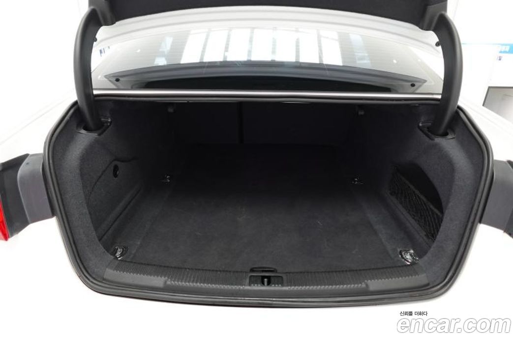 Audi A6 (C7) фото 20
