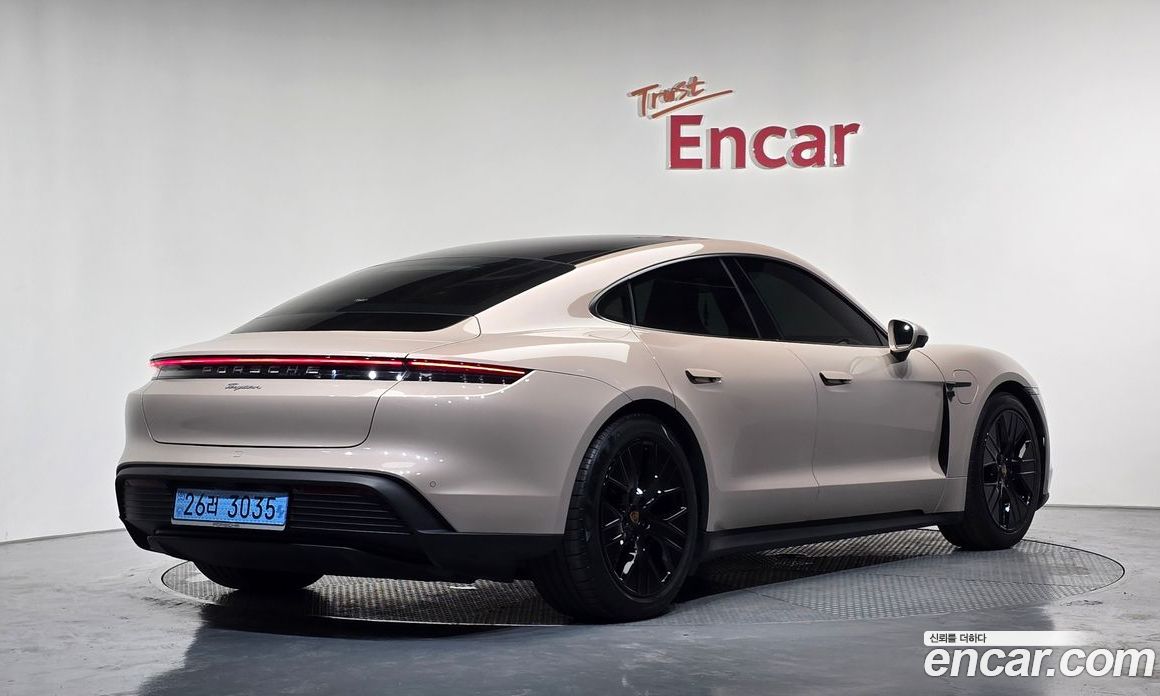 Porsche Taycan