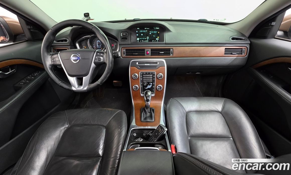 Volvo XC70 фото 7