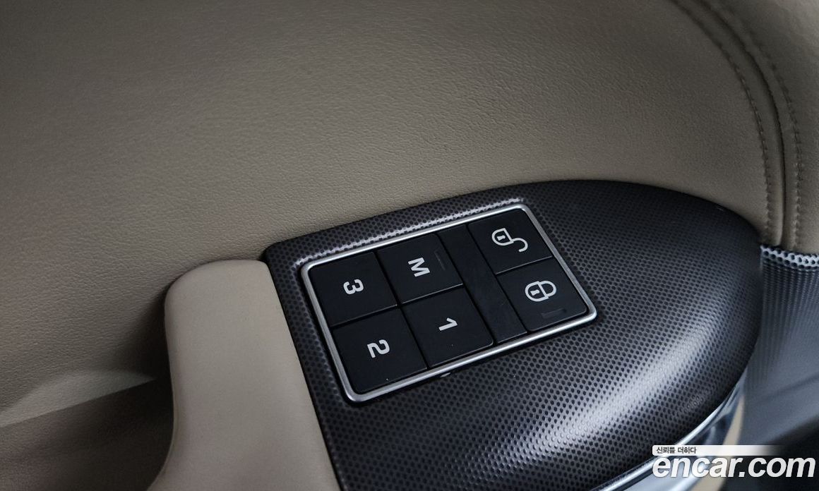 Land Rover Range Rover Sport 2nd Gen фото 17
