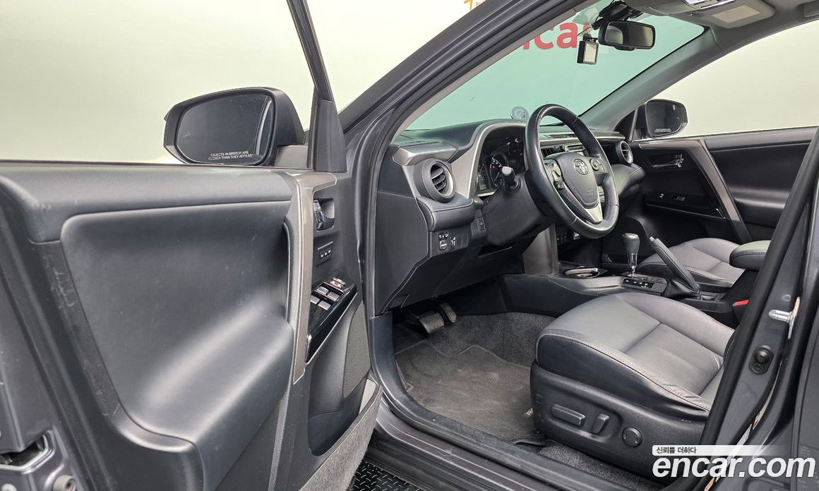 Toyota RAV4 4th Gen фото 9