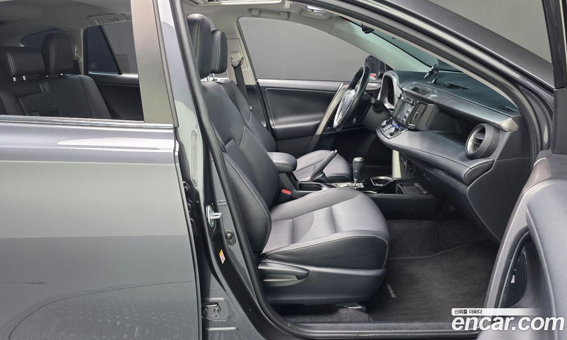 Toyota RAV4 4th Gen фото 26