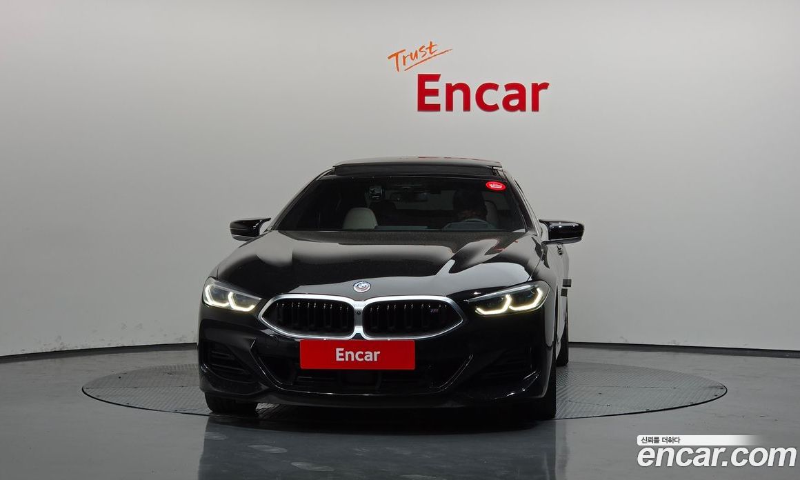 BMW 8-Series (G15) фото 3