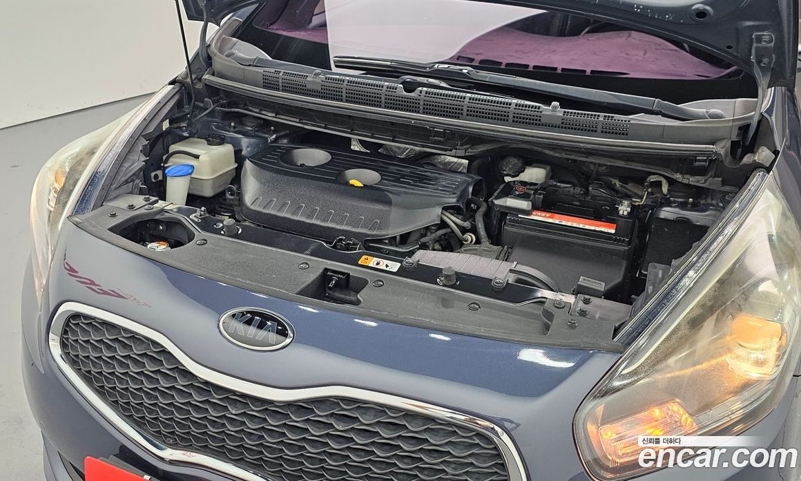 Kia Carens 3rd Gen фото 6