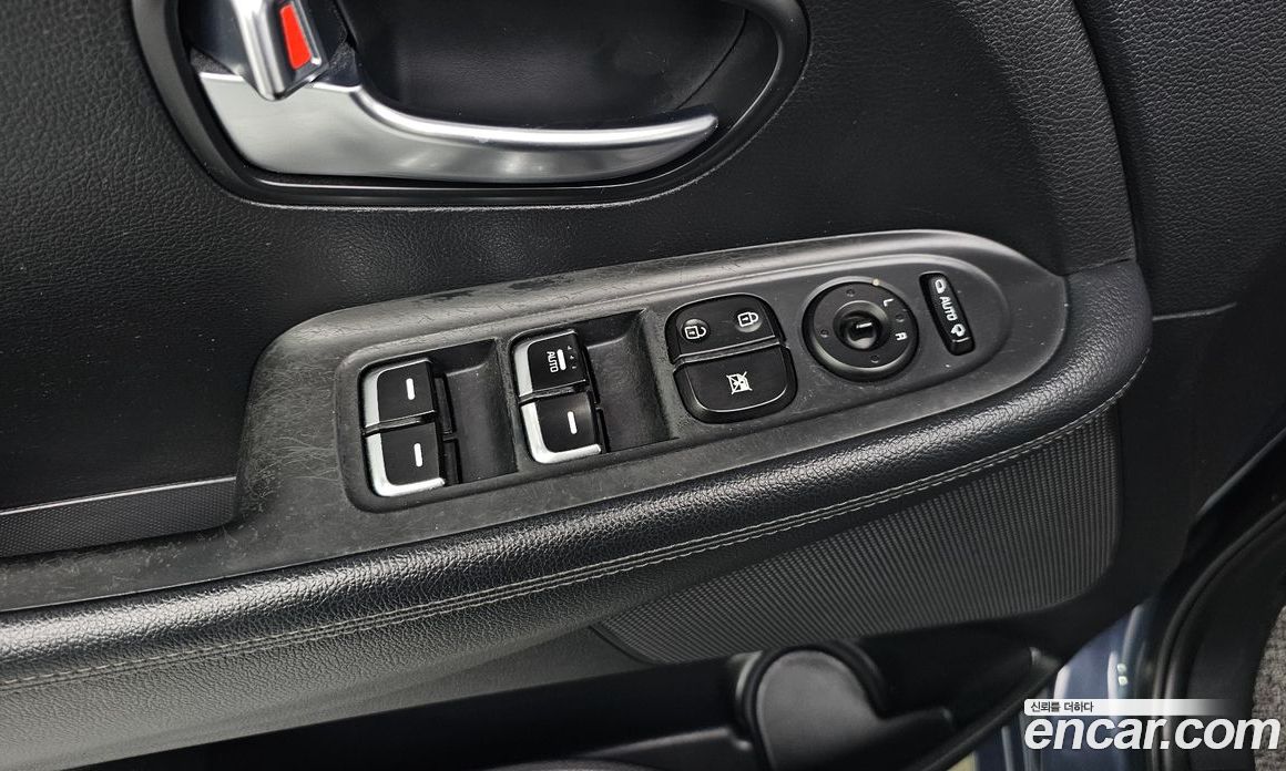 Kia Carens 3rd Gen фото 18