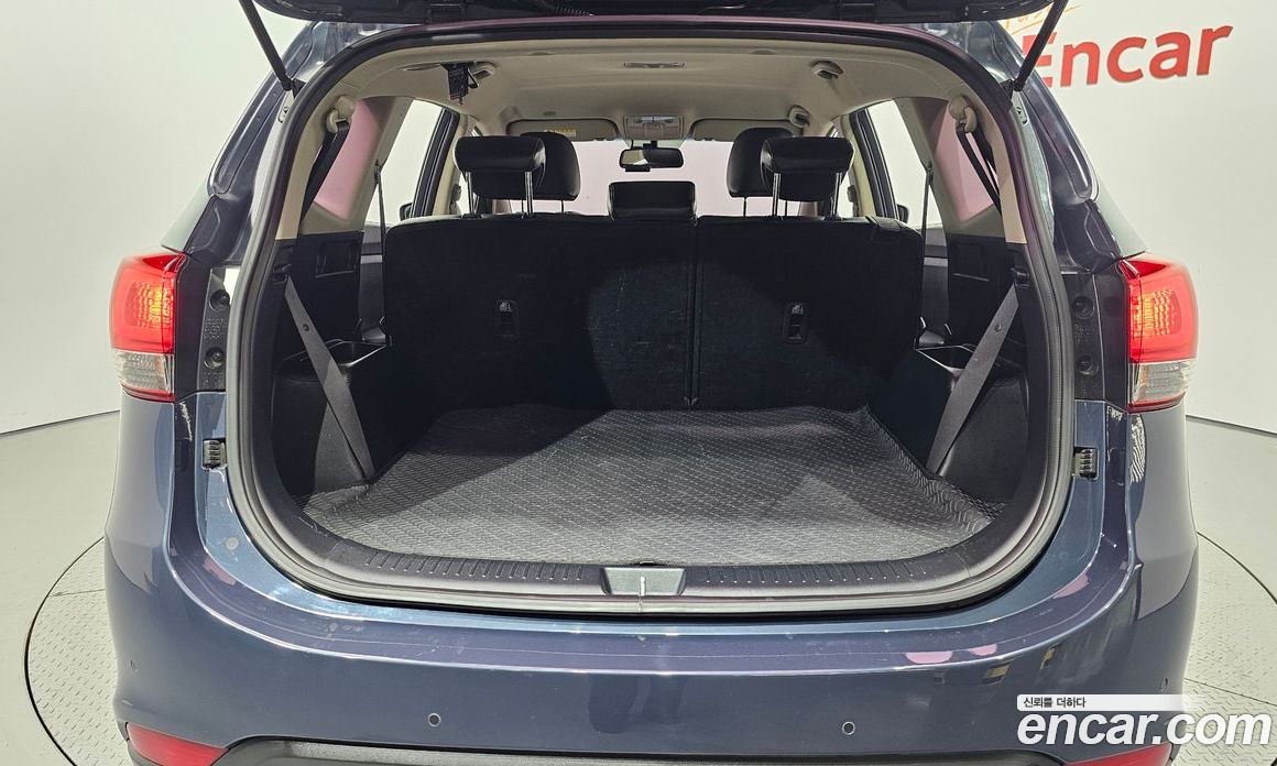 Kia Carens 3rd Gen фото 20