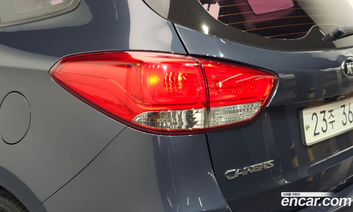 Kia Carens 3rd Gen фото 23