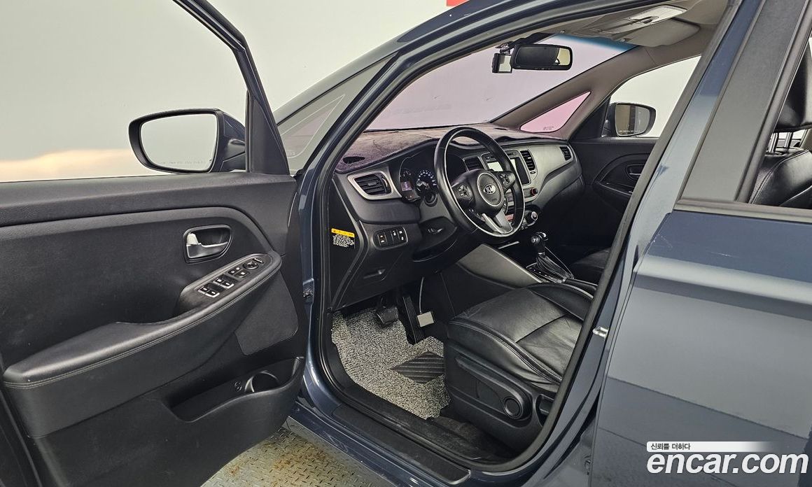 Kia Carens 3rd Gen фото 26