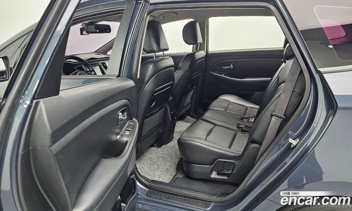 Kia Carens 3rd Gen фото 27