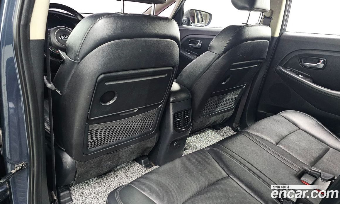 Kia Carens 3rd Gen фото 30
