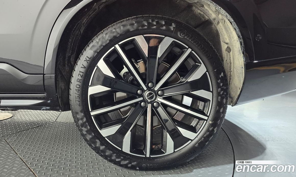Volvo XC90 2nd Gen фото 21