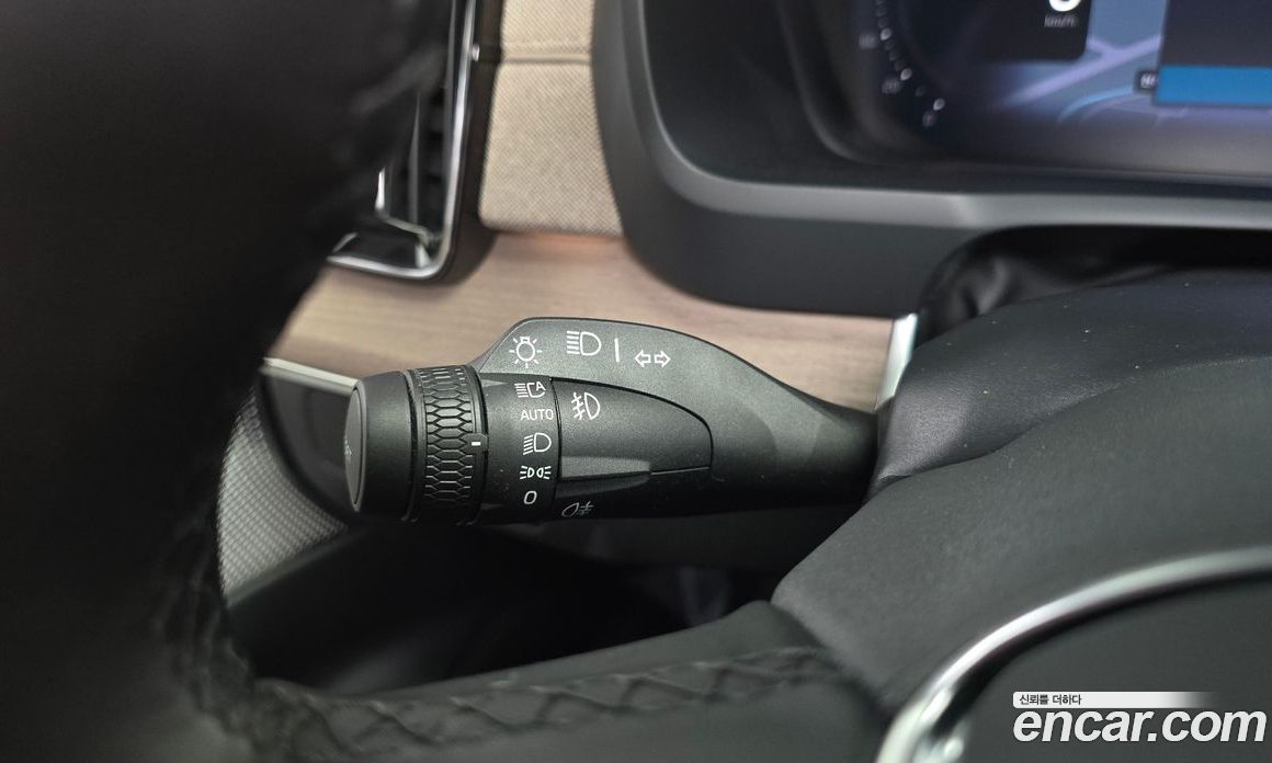 Volvo XC90 2nd Gen фото 27