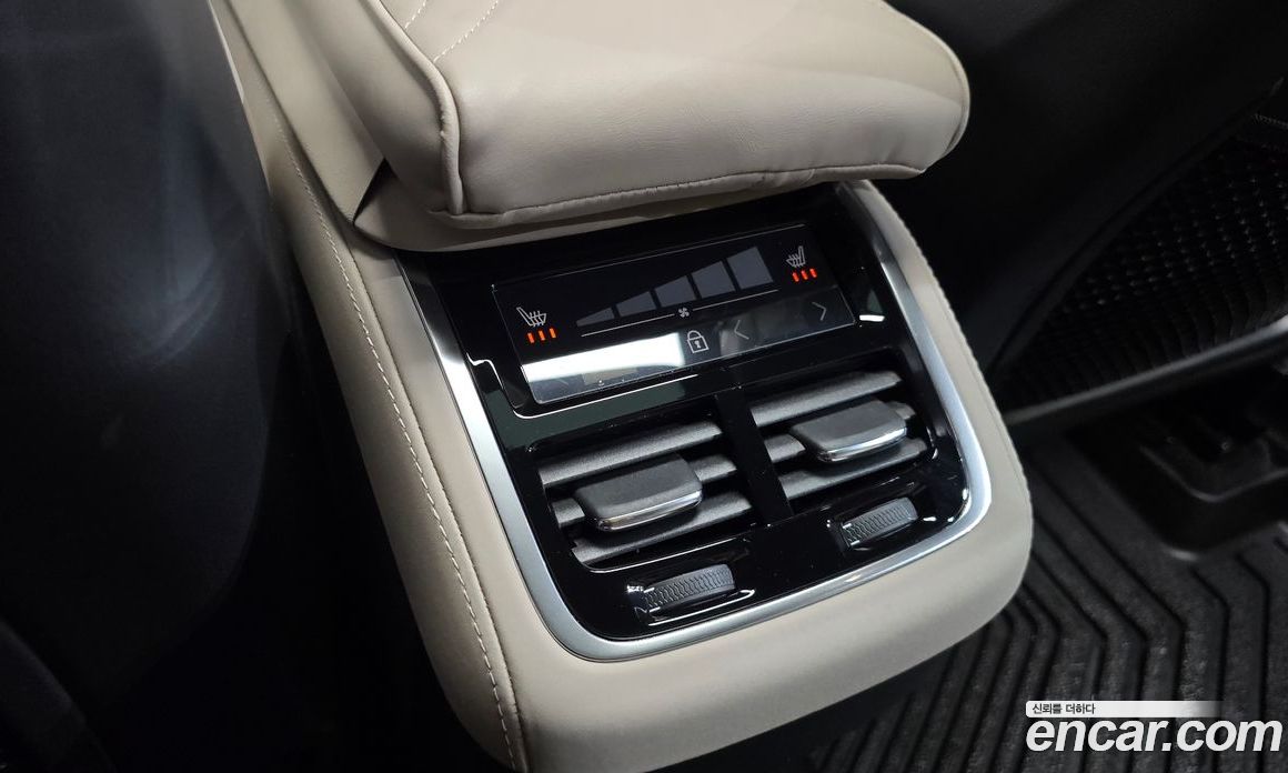 Volvo XC90 2nd Gen фото 28