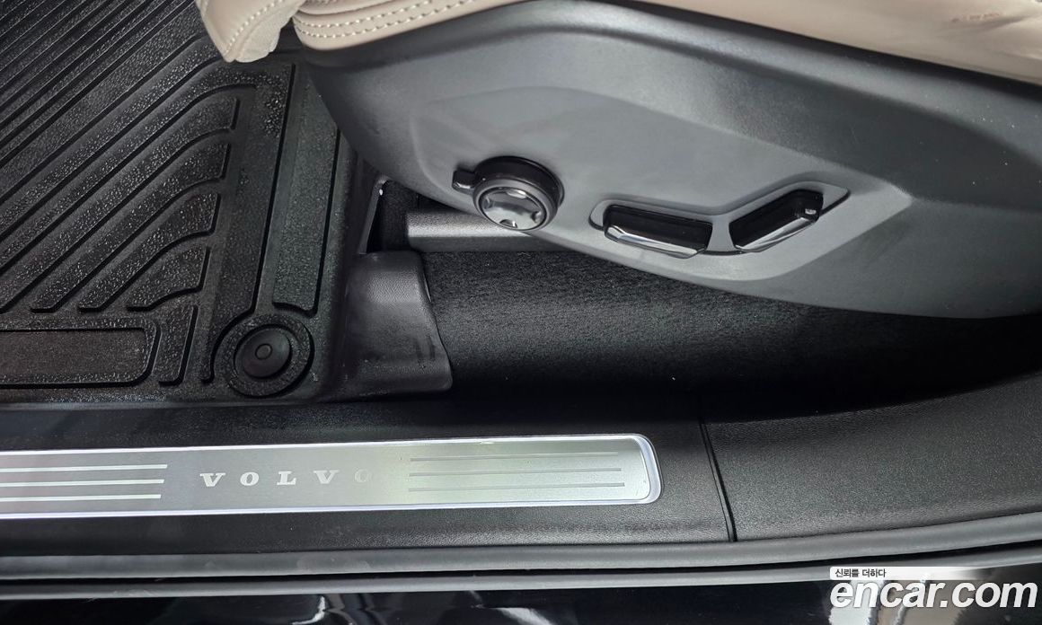 Volvo XC90 2nd Gen фото 29