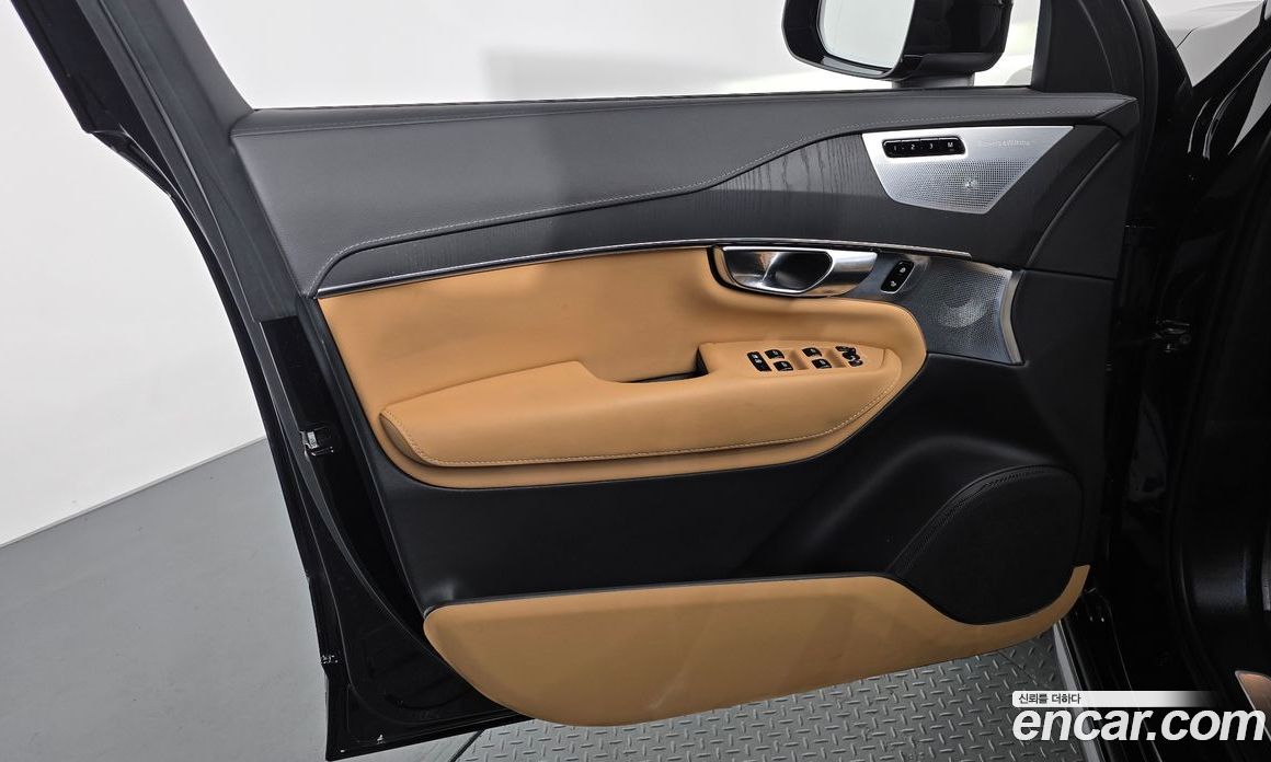 Volvo XC90 2nd Gen фото 24