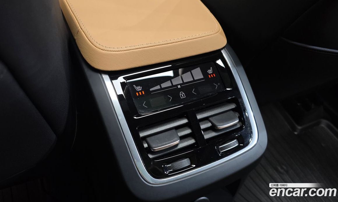 Volvo XC90 2nd Gen фото 29