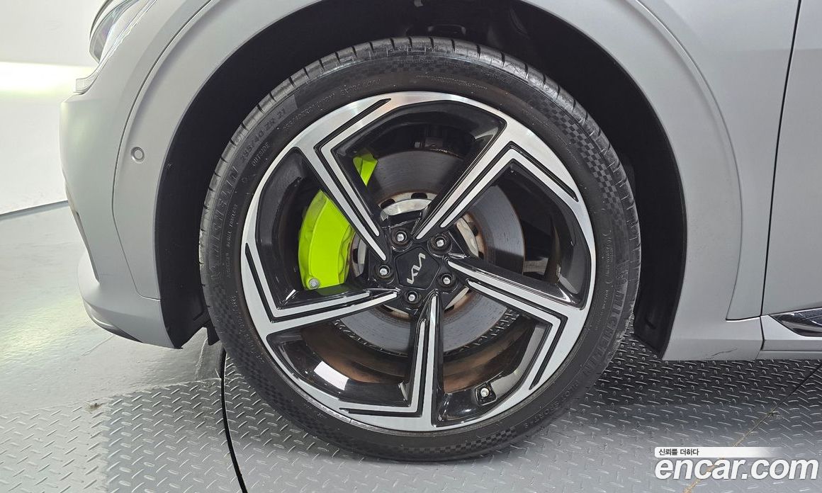 Kia EV6 фото 5