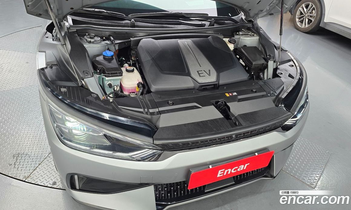 Kia EV6 фото 6