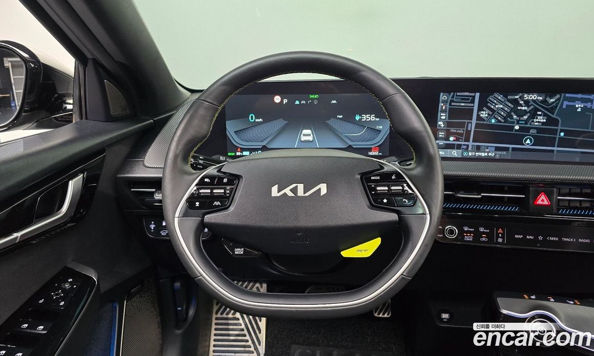 Kia EV6 фото 12