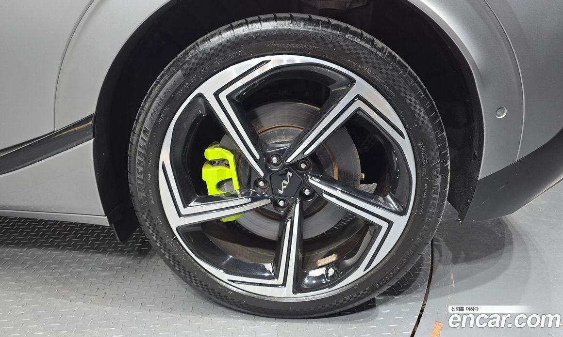 Kia EV6 фото 21