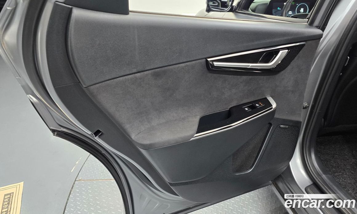 Kia EV6 фото 25