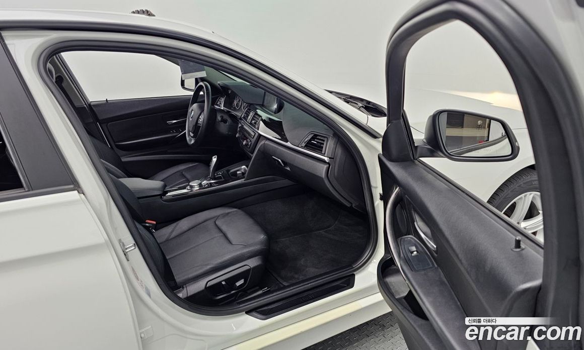 BMW 3-Series (F30) фото 12
