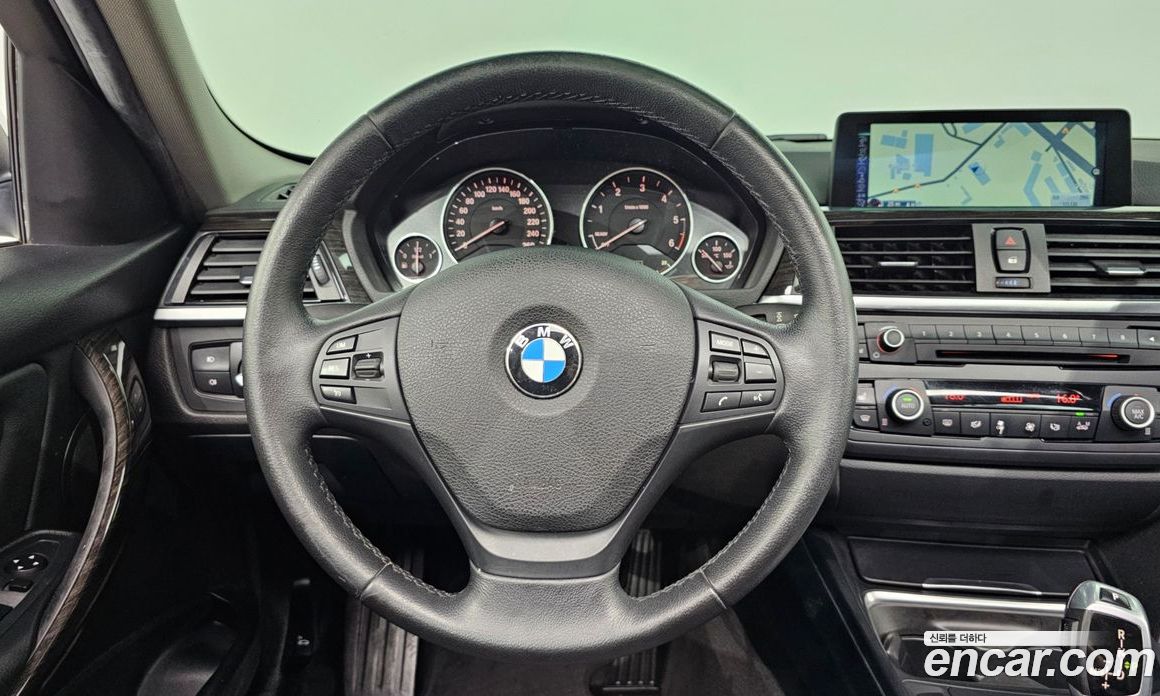 BMW 3-Series (F30) фото 13