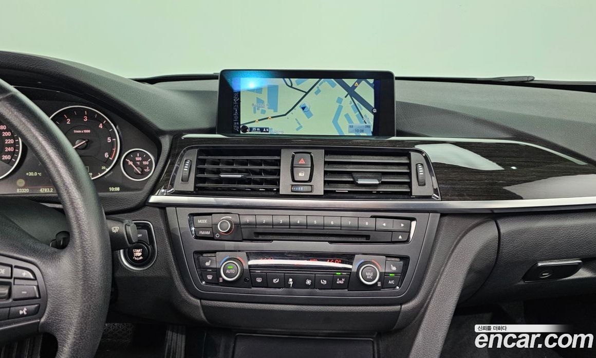 BMW 3-Series (F30) фото 14