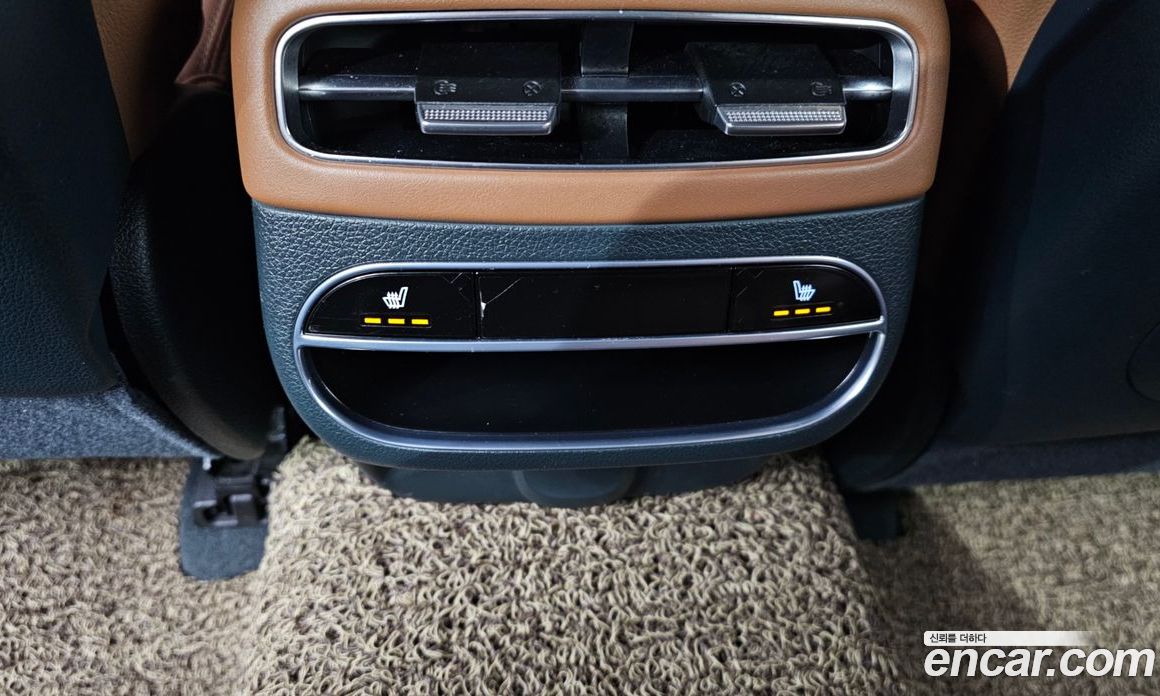 Genesis GV70 фото 20