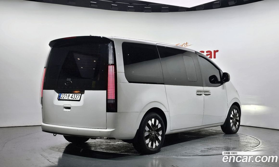 Hyundai Staria фото 2