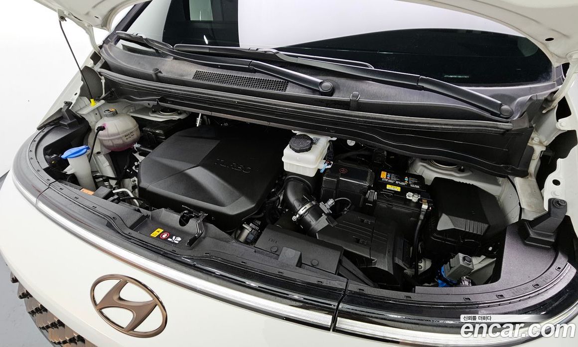 Hyundai Staria фото 6