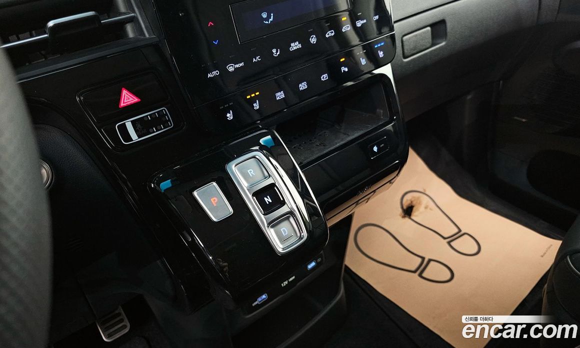 Hyundai Staria фото 9