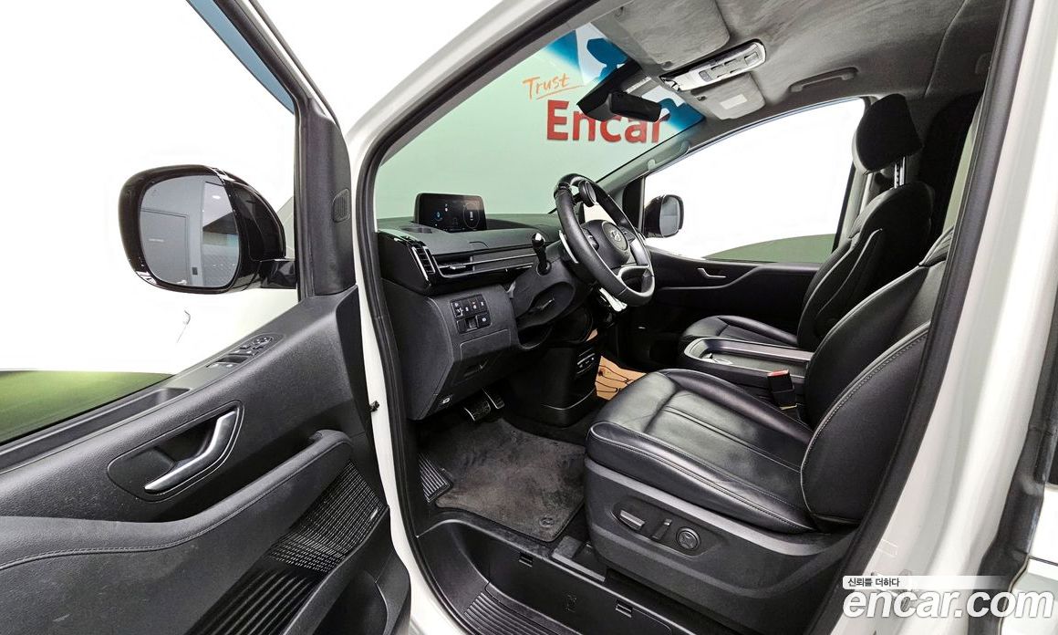 Hyundai Staria фото 10