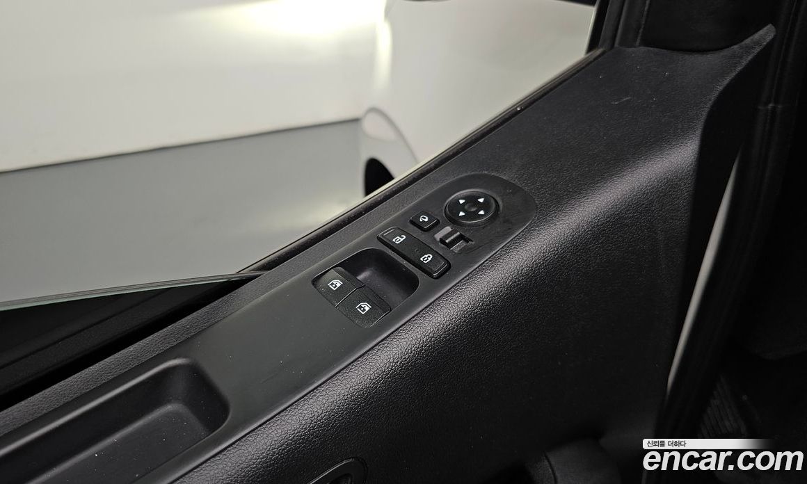 Hyundai Staria фото 12