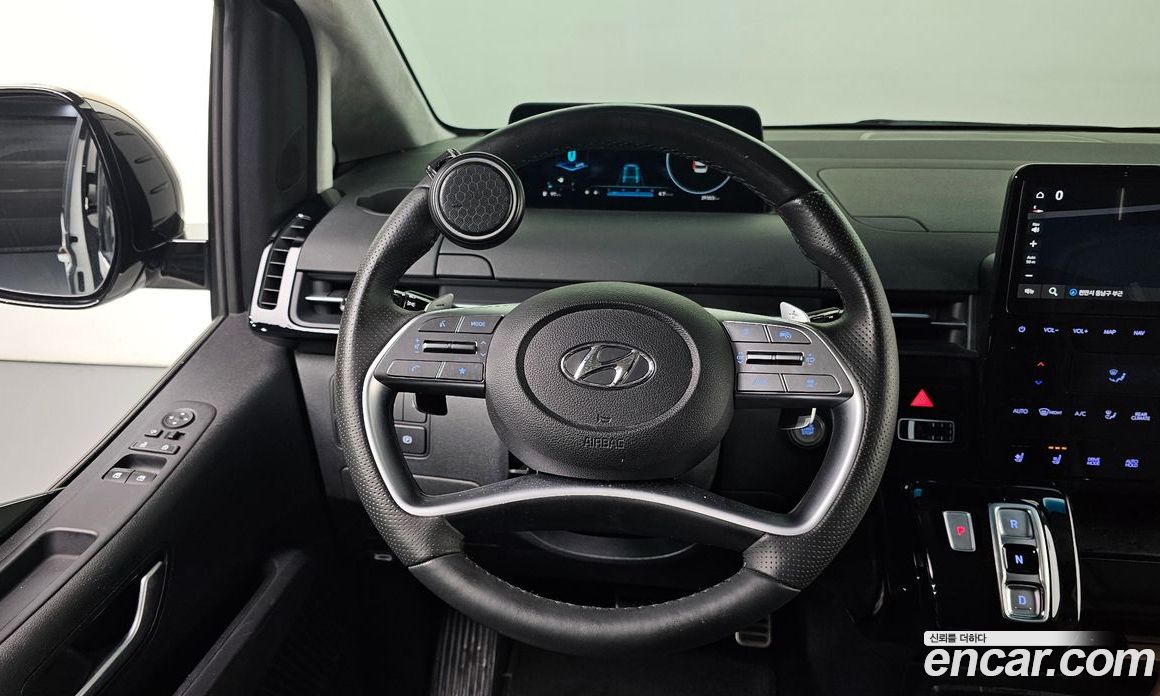 Hyundai Staria фото 14