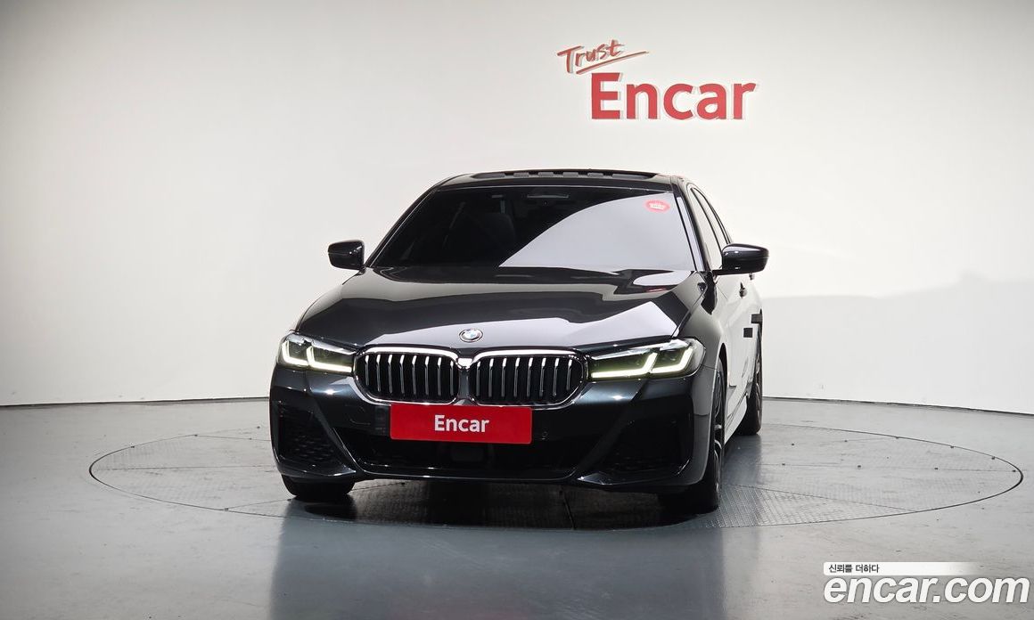 BMW 5-Series (G30) фото 2