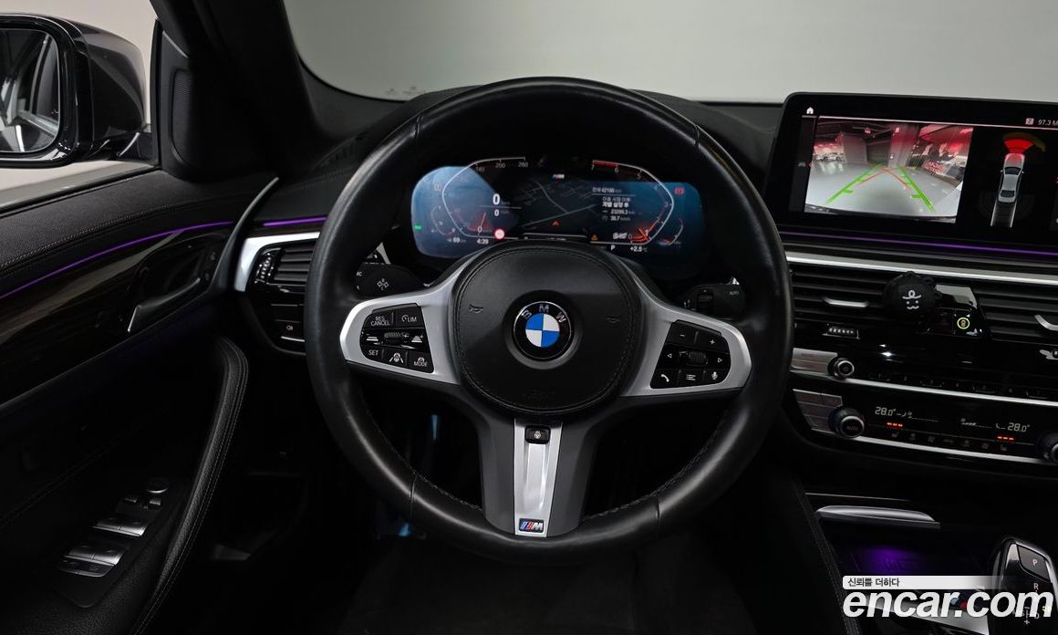 BMW 5-Series (G30) фото 13