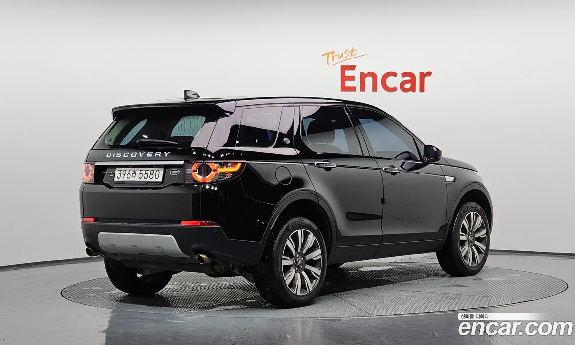 Land Rover Discovery Sport 1st Gen фото 2