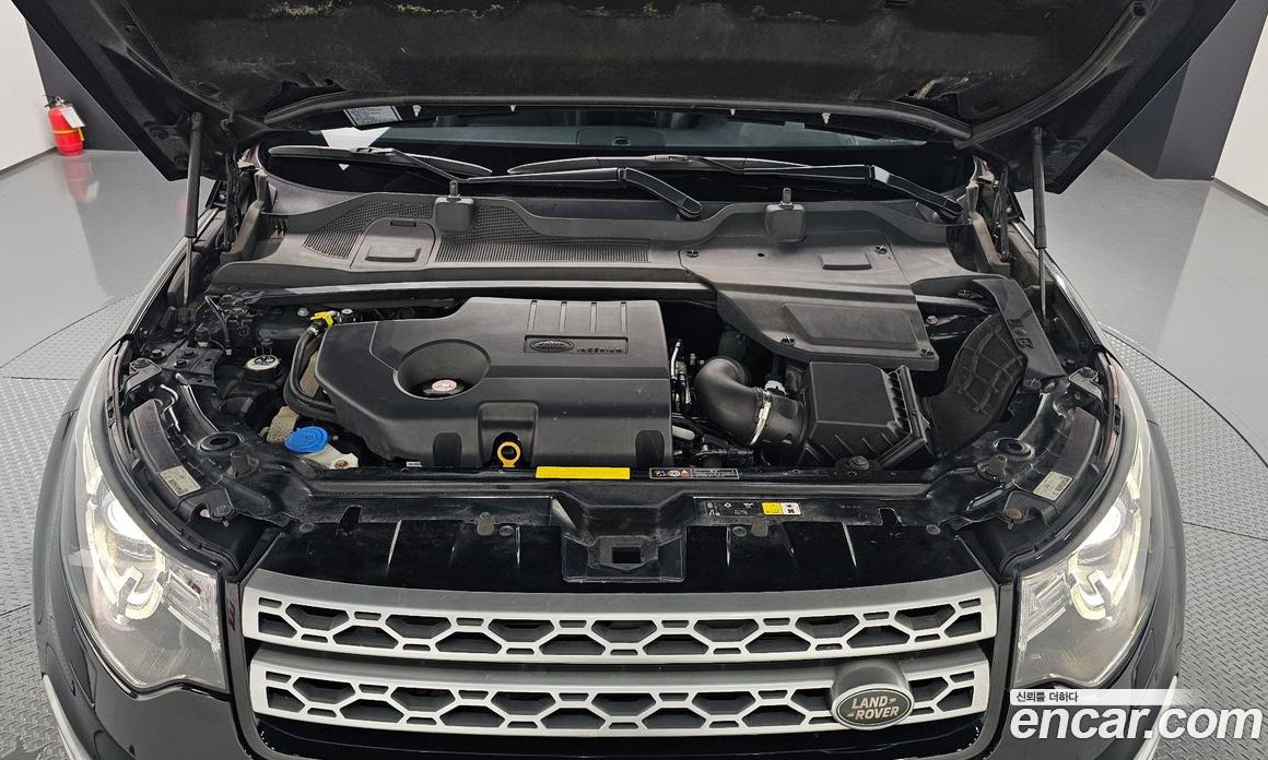 Land Rover Discovery Sport 1st Gen фото 6