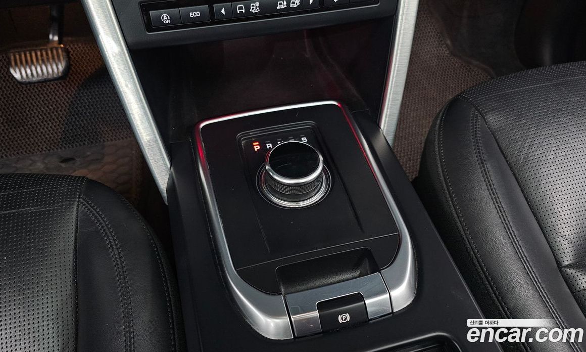 Land Rover Discovery Sport 1st Gen фото 9