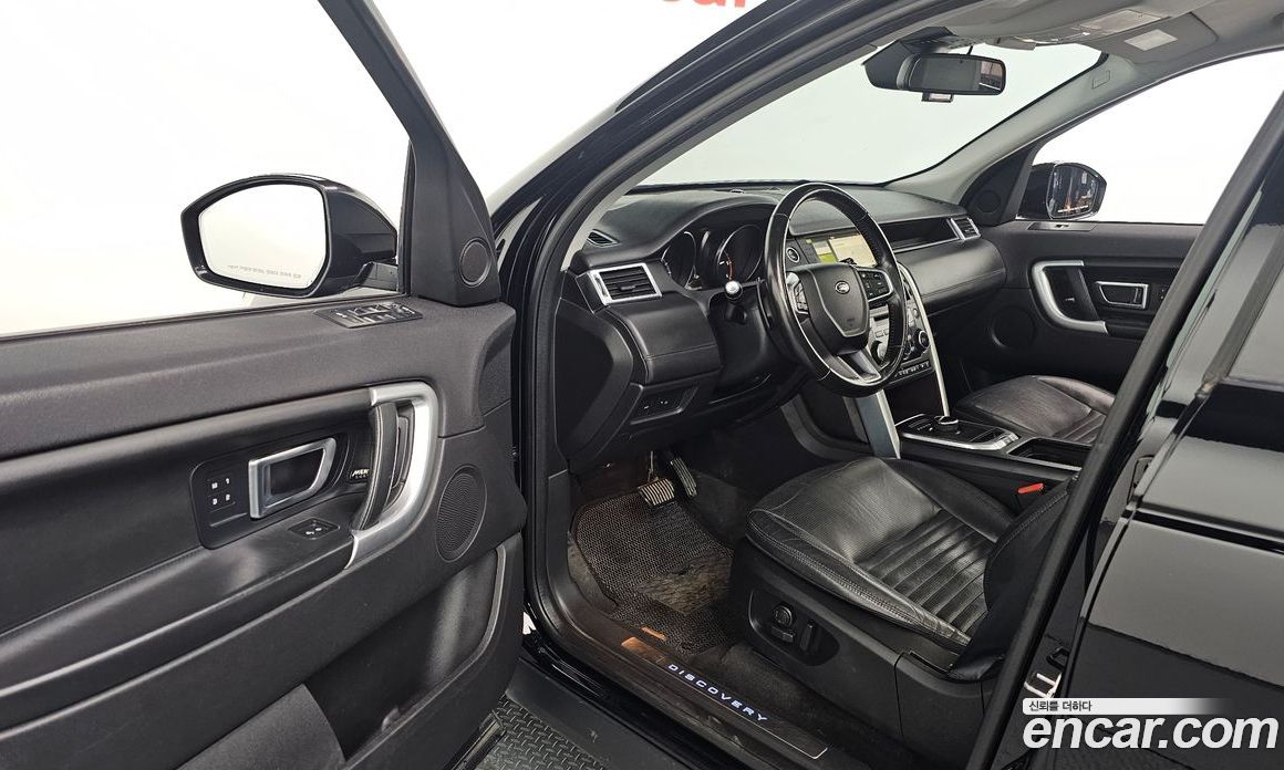 Land Rover Discovery Sport 1st Gen фото 11