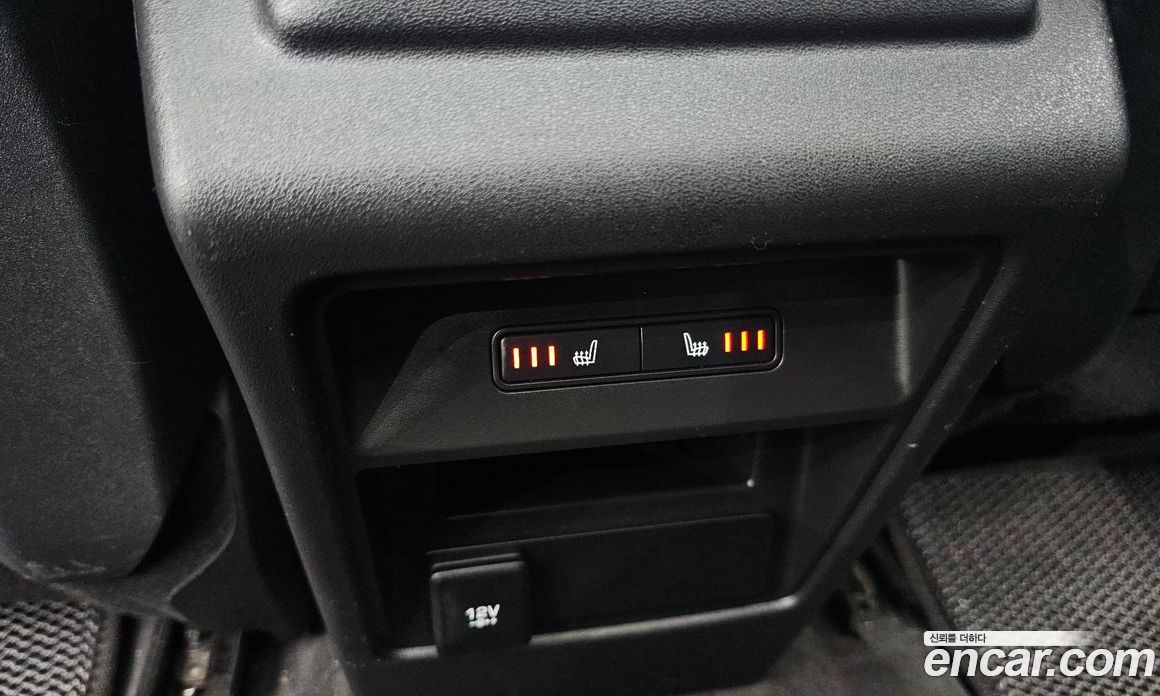Land Rover Discovery Sport 1st Gen фото 19