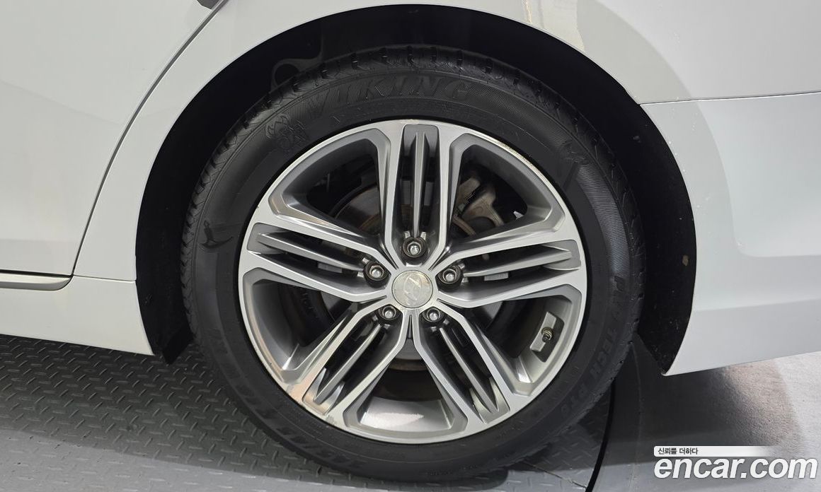 Hyundai Grandeur (IG) 6th Gen фото 5