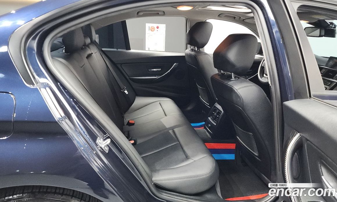 BMW 3-Series (F30) фото 12