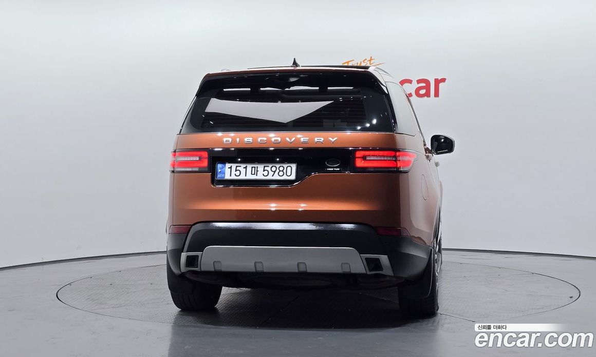 Land Rover Discovery 5 фото 4